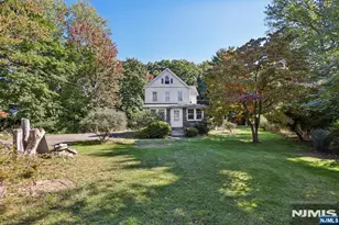 978 Franklin Turnpike, Allendale, NJ 07401 - Photo 3