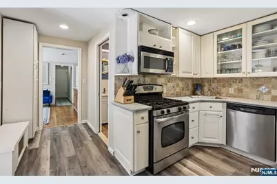 978 Franklin Turnpike, Allendale, NJ 07401 - Photo 7