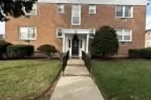 565 E-16 Grove E-16, Clifton, NJ 07013 - Photo 3