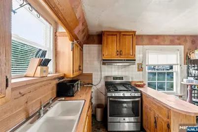 44 Vanderbeck Place, Hackensack, NJ 07601 - Photo 7