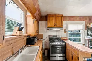 44 Vanderbeck Pl, Hackensack, NJ 07601 - Photo 7