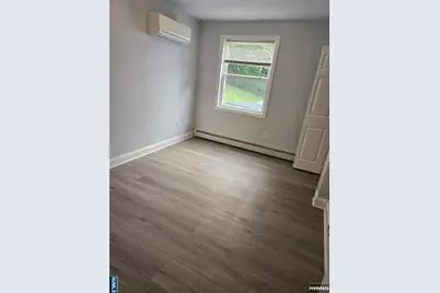 36 Augusta, Elmwood Park, NJ 07407 - Photo 13