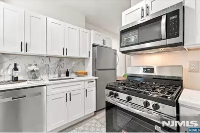 532 Martin Luther King Drive, Jersey City, NJ 07304 - Photo 7