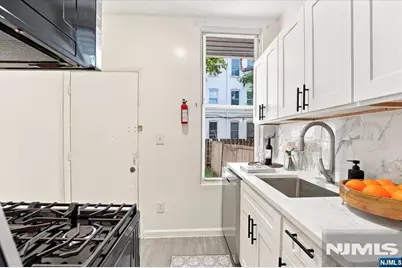 532 Martin Luther King Drive, Jersey City, NJ 07304 - Photo 9