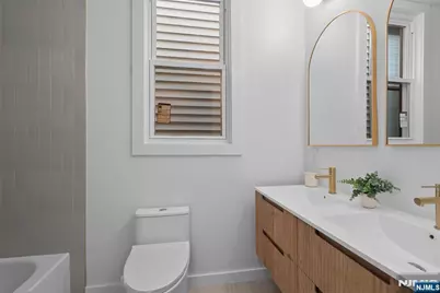 110 Maple 2 #2, Weehawken, NJ 07086 - Photo 23