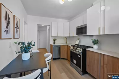 110 Maple 2 #2, Weehawken, NJ 07086 - Photo 17