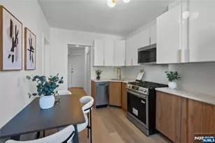 110 Maple 2, Weehawken, NJ 07086 - Photo 17