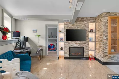 18 74th Street Ba2 #BA2, North Bergen, NJ 07047 - Photo 7