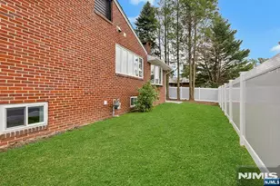 11 Raymond St, Englewood Cliffs, NJ 07632 - Photo 39