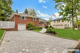 11 Raymond St, Englewood Cliffs, NJ 07632 - Photo 3
