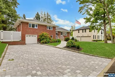 11 Raymond Street, Englewood Cliffs, NJ 07632 - Photo 3