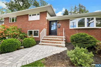 11 Raymond Street, Englewood Cliffs, NJ 07632 - Photo 5