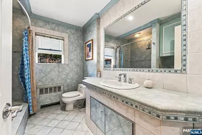 201 Oakdene Place E2 #E2, Cliffside Park, NJ 07010 - Photo 13