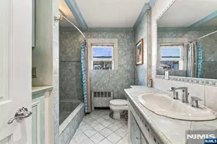 201 Oakdene Pl E2, Cliffside Park, NJ 07010 - Photo 17