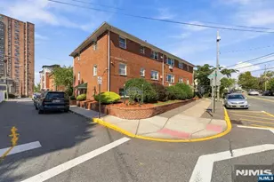 201 Oakdene Pl E2, Cliffside Park, NJ 07010 - Photo 21