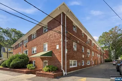 201 Oakdene Place E2 #E2, Cliffside Park, NJ 07010 - Photo 21