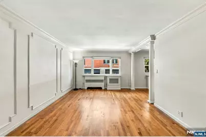 201 Oakdene Place E2 #E2, Cliffside Park, NJ 07010 - Photo 3