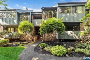 132 Indian Hollow Court, Mahwah, NJ 07430 - Photo 3