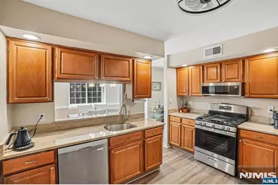1714 Faulkner Court 1714 #1714, Mahwah, NJ 07430 - Photo 17