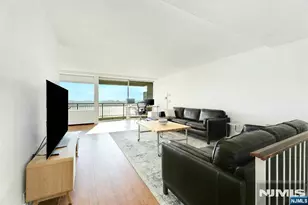 4 Horizon Road 1027, Fort Lee, NJ 07024 - Photo 3