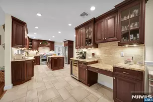 398 James Woods Ct, New Milford, NJ 07646 - Photo 11