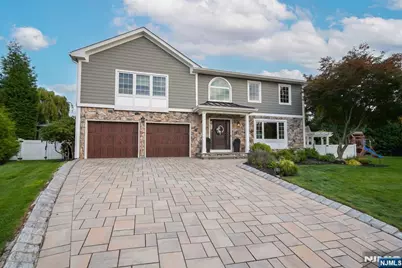 398 James Woods Court, New Milford, NJ 07646 - Photo 3