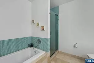 317 Hudson Park 317, Edgewater, NJ 07020 - Photo 19