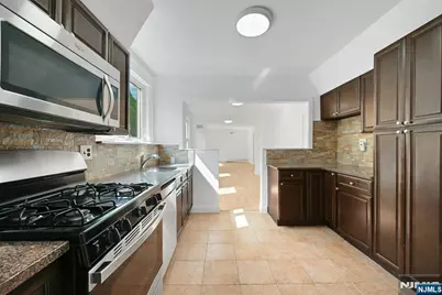 470 Washington Avenue 1 #1, Cliffside Park, NJ 07010 - Photo 3