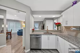 1486 Westgate Dr, Fort Lee, NJ 07024 - Photo 15