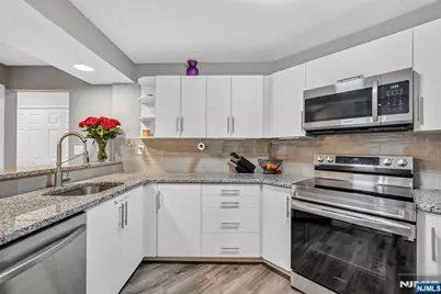 1486 Westgate Drive, Fort Lee, NJ 07024 - Photo 17