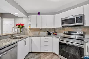 1486 Westgate Dr, Fort Lee, NJ 07024 - Photo 17