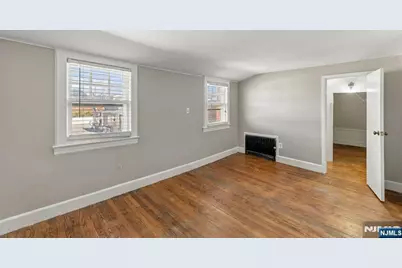 297 Lakeview Avenue, Clifton, NJ 07011 - Photo 9