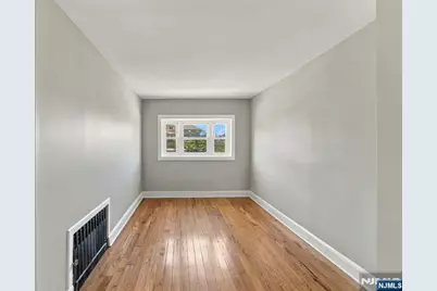 297 Lakeview Avenue, Clifton, NJ 07011 - Photo 7