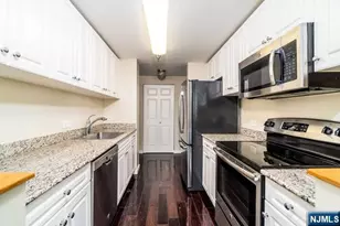 100 Old Palisade Road 2011, Fort Lee, NJ 07024 - Photo 7