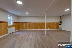 553 Ray Ave, Ridgefield, NJ 07657 - Photo 23