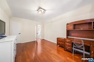 553 Ray Ave, Ridgefield, NJ 07657 - Photo 19