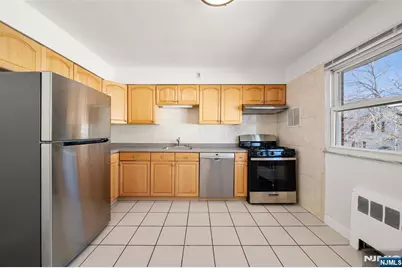 201 Oakdene Place C2 #C2, Cliffside Park, NJ 07010 - Photo 5