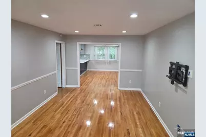 689 Gates Terrace, Union Township, NJ 07083 - Photo 9