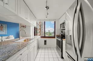 100 Old Palisade Road 1801, Fort Lee, NJ 07024 - Photo 11