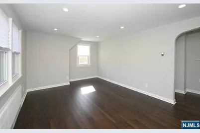 487 Gregory Avenue 2nd Floor #2nd Floor, Passaic, NJ 07055 - Photo 9