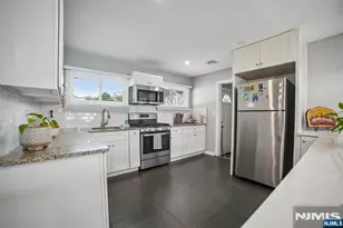 76 Day Ave, Bergenfield, NJ 07621 - Photo 7
