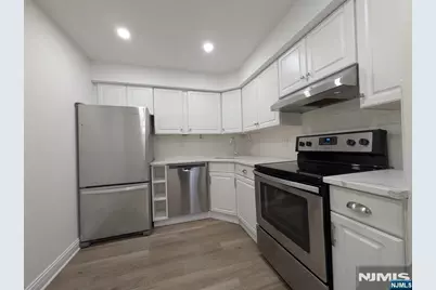 556 Windsor Drive, Palisades Park, NJ 07650 - Photo 3