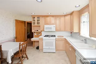 15-06 Morlot Ave, Fair Lawn, NJ 07410 - Photo 9