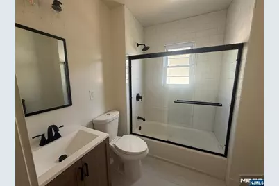 16 Lexington Avenue 2L #2L, Montclair, NJ 07042 - Photo 9