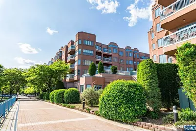 509 Stockton Court, Edgewater, NJ 07020 - Photo 33