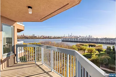 509 Stockton Court, Edgewater, NJ 07020 - Photo 7