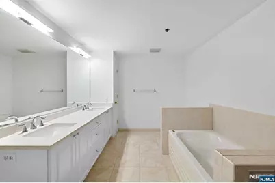 509 Stockton Court, Edgewater, NJ 07020 - Photo 23