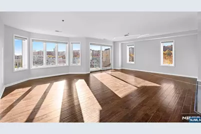 509 Stockton Court, Edgewater, NJ 07020 - Photo 3