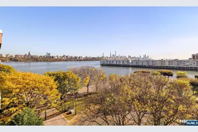 509 Stockton Court, Edgewater, NJ 07020 - Photo 13