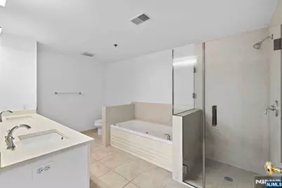 509 Stockton Court, Edgewater, NJ 07020 - Photo 25